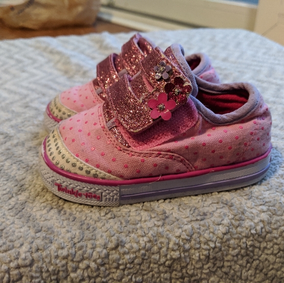 Other - Sketchers Twinkle Toes Todd/sz 4// **MUST SPEND $5